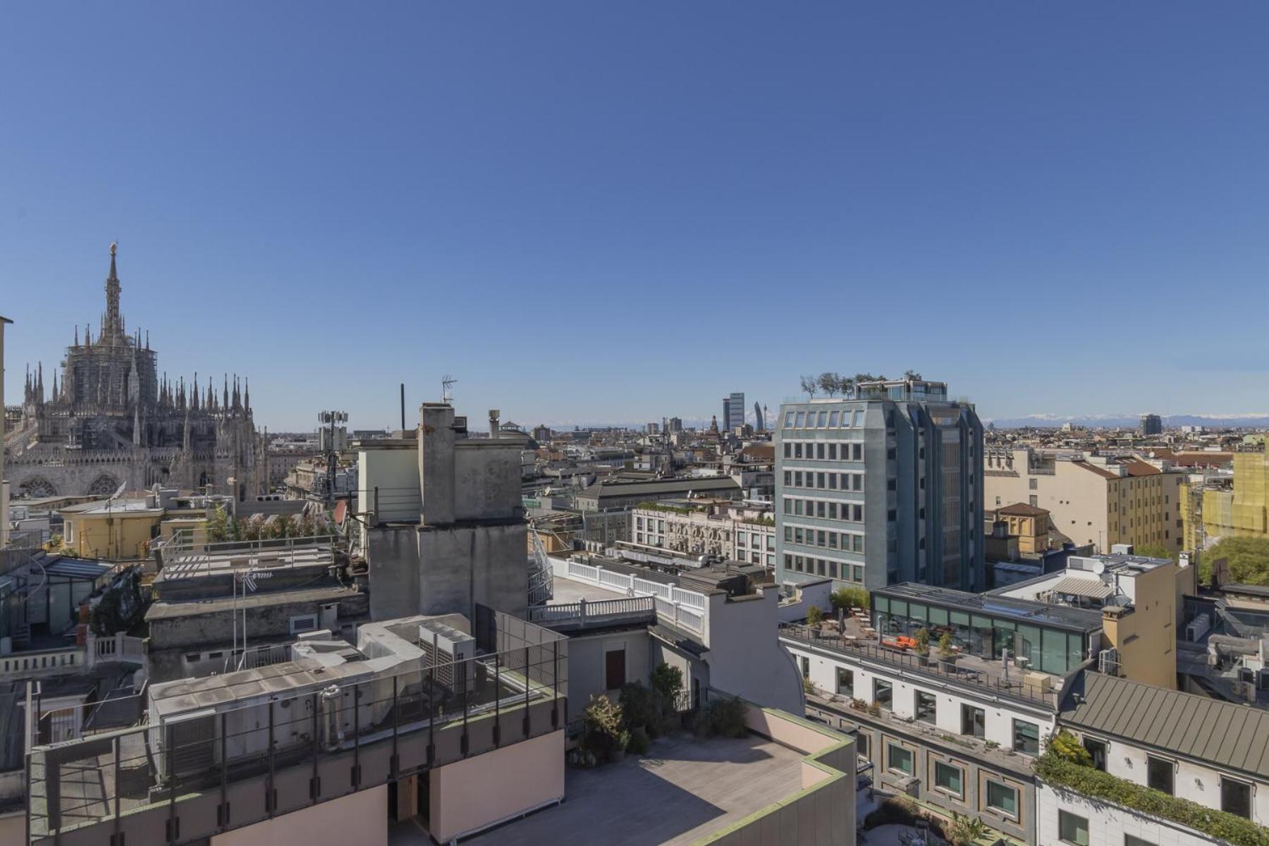 San Babila Central Tower With Panoramic Terrace Overlooking Duomo By Rentopolis Милано Екстериор снимка