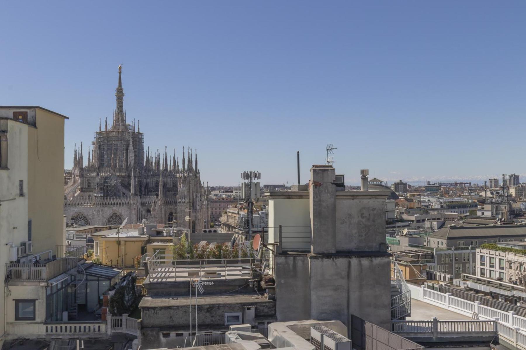 San Babila Central Tower With Panoramic Terrace Overlooking Duomo By Rentopolis Милано Екстериор снимка